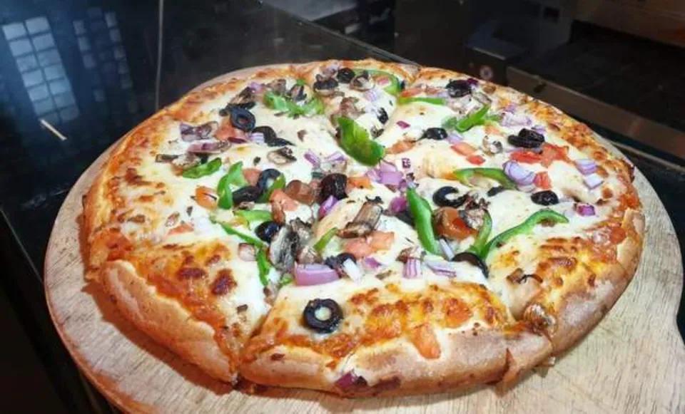 Pizza Medium Végétarienne