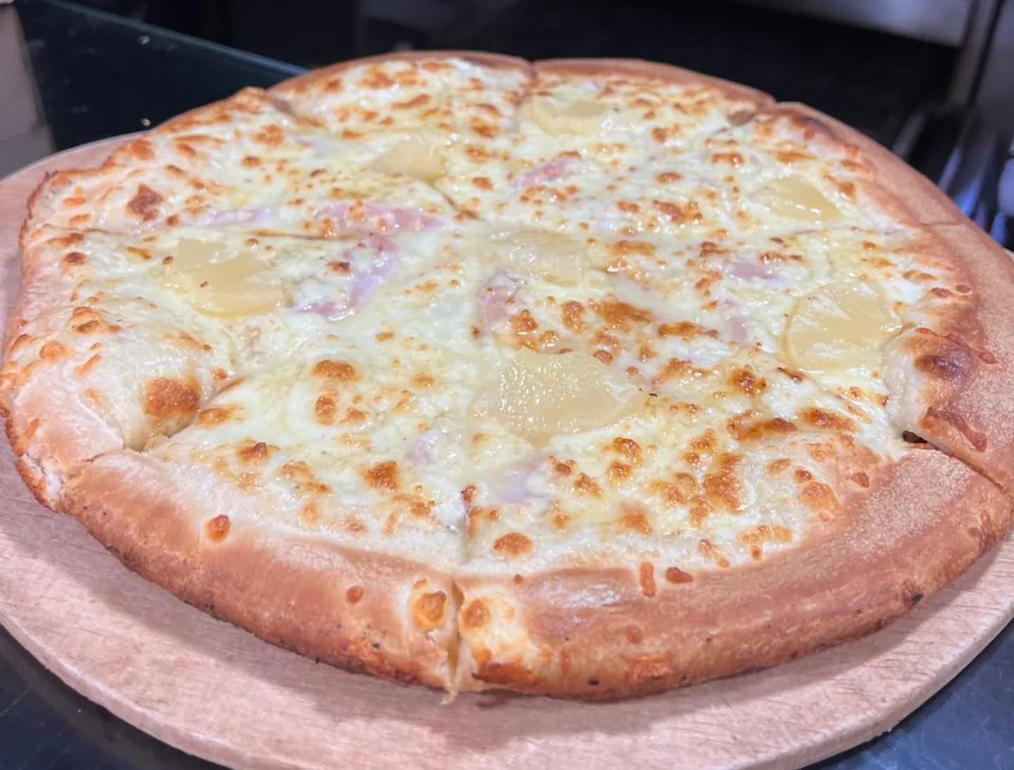 Pizza Medium Golden