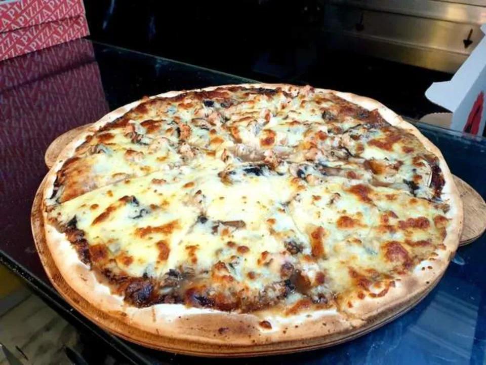 Pizza Medium Vegas