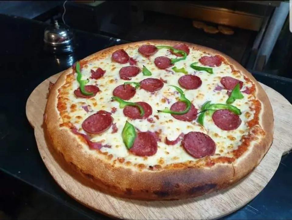 Pizza Medium Cow Boy
