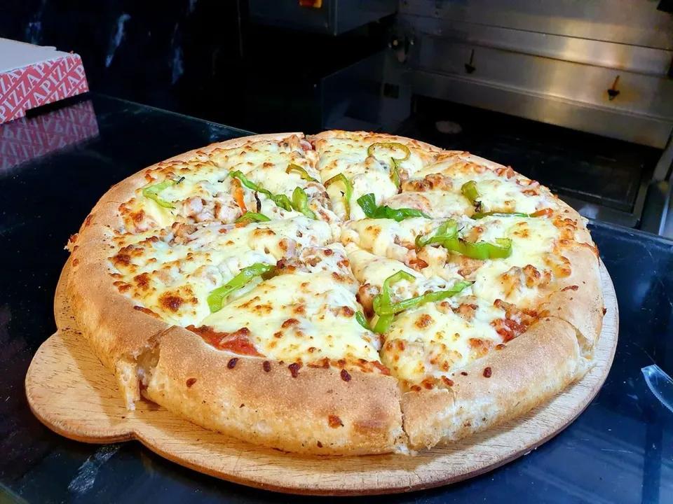 Pizza Medium Western