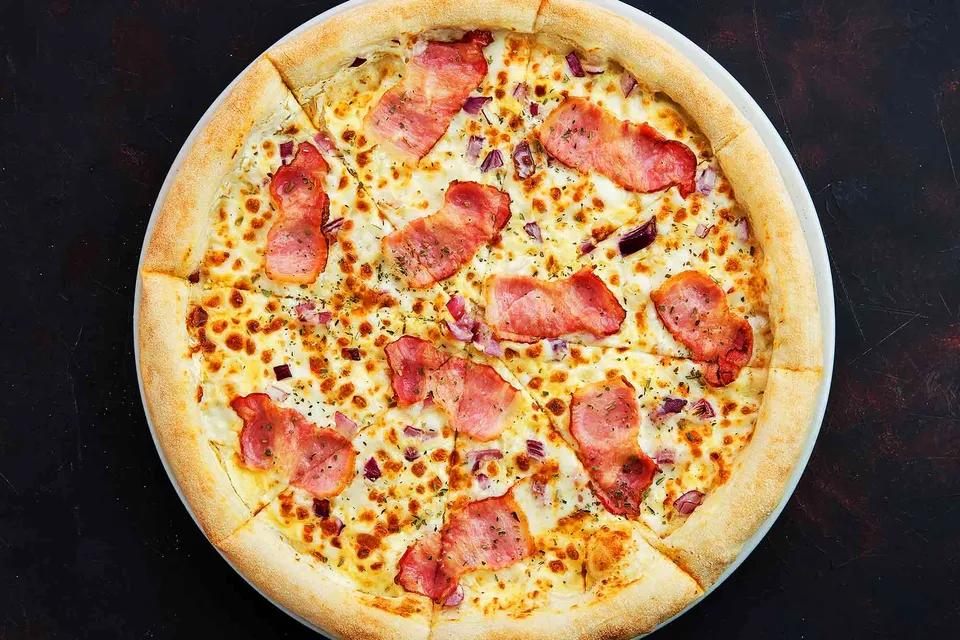 Pizza carbonara