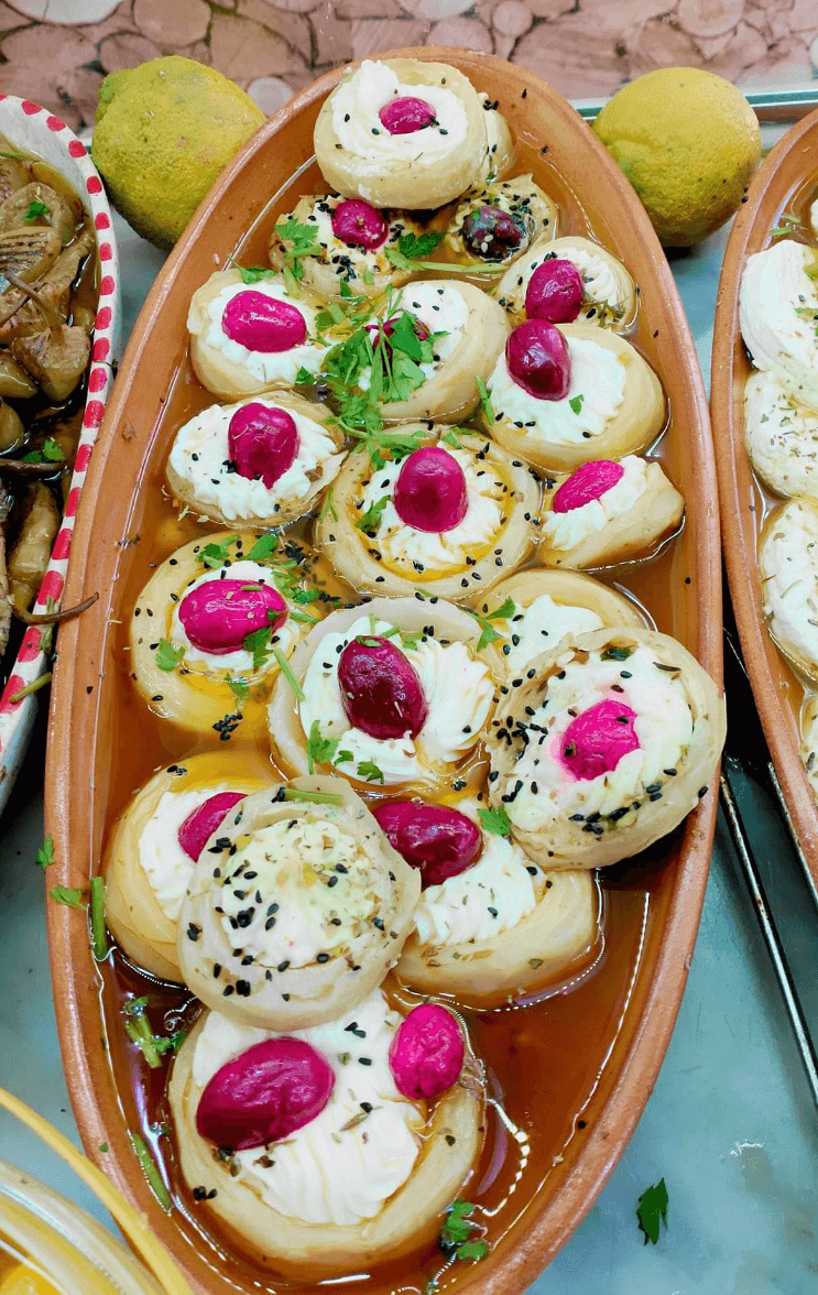 قرنون بالجبن و التوابل