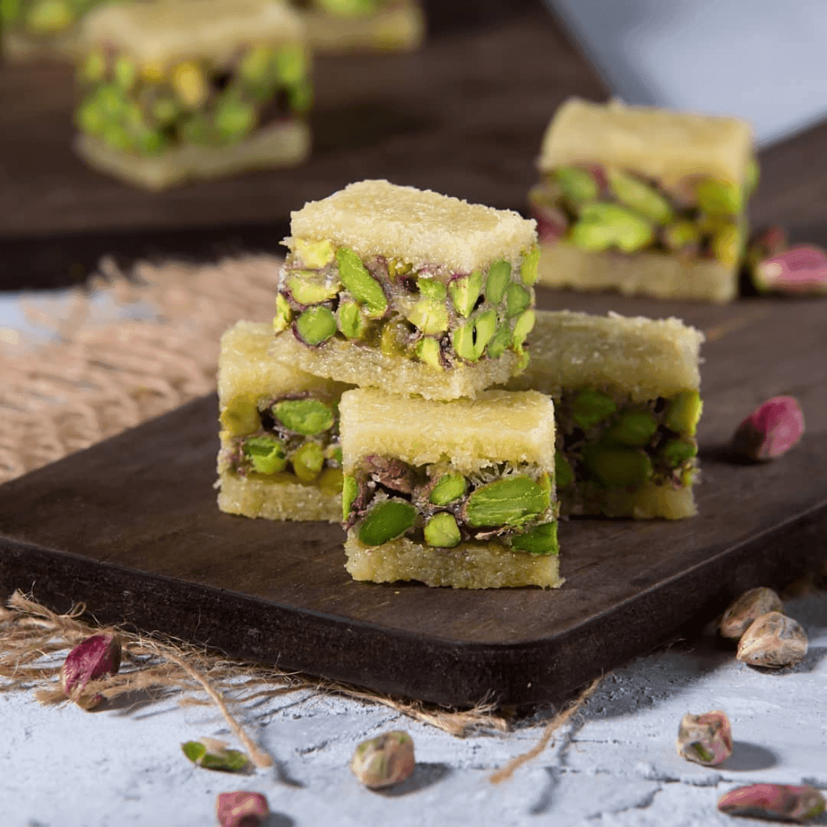 كنافة بيضاء بالفستق ( بلورية )  (100 g)