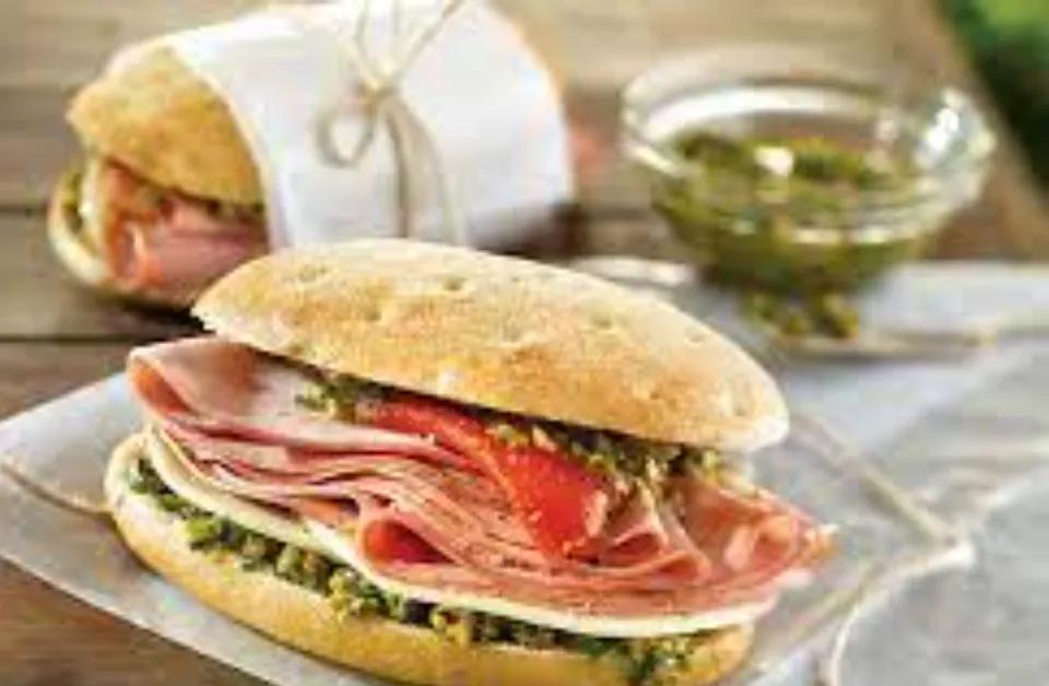 1/2 Sandwich Mortadelle