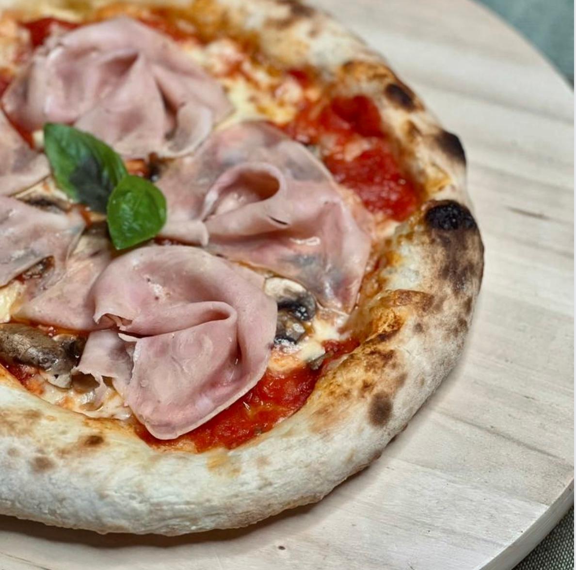 Pizza Proscuitto E Funghi