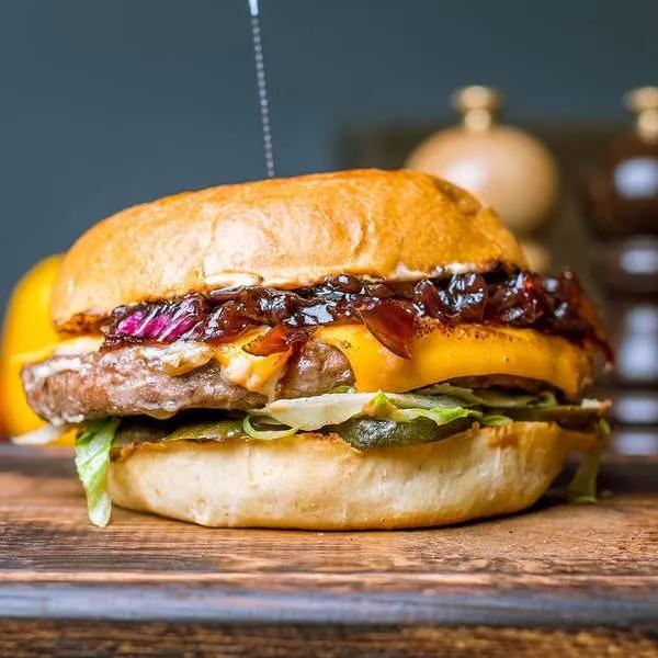 Le V8 - Beef