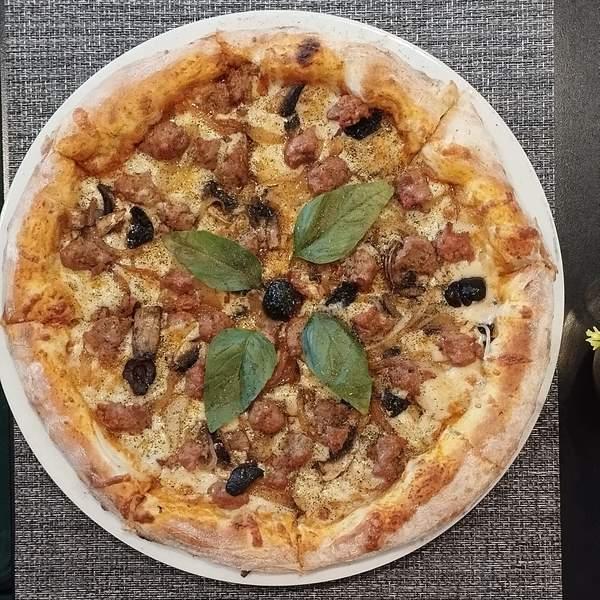 Pizza Regina