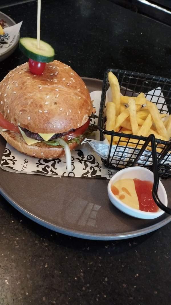 Cheese Burger + Frites