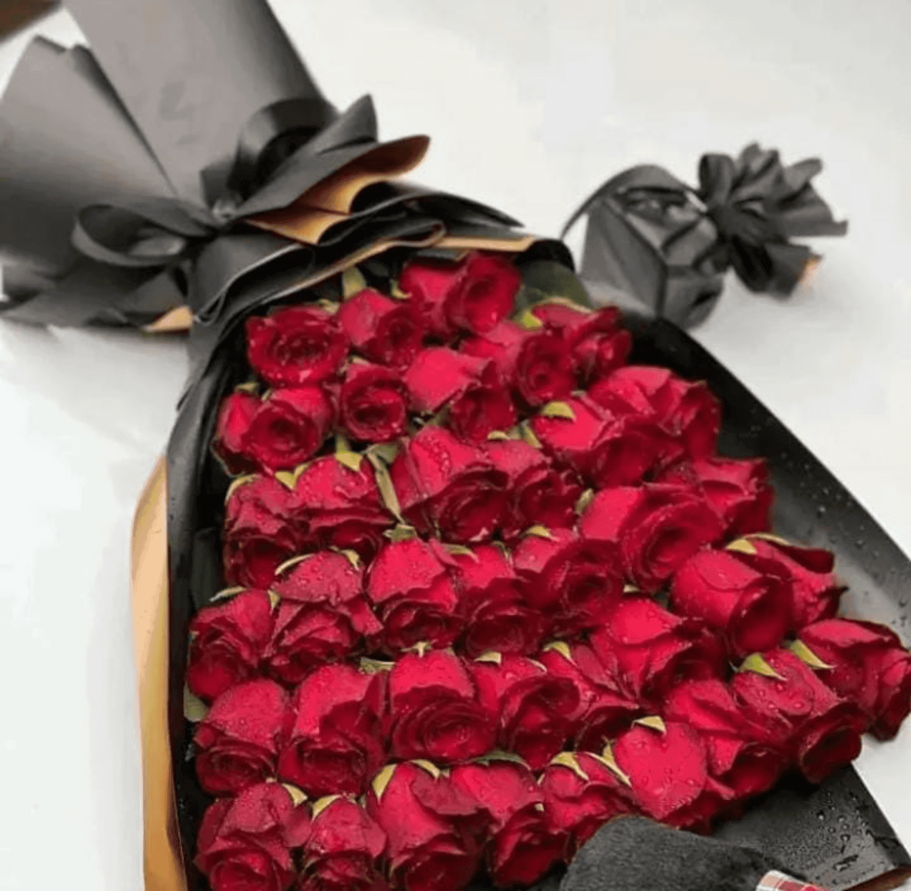 Bouquet 50 Fleurs Rouge Avec Carte