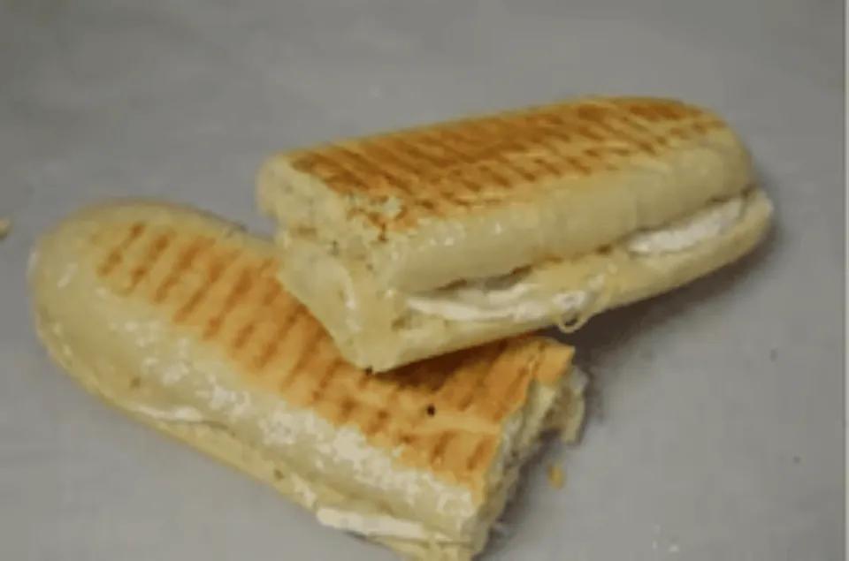 Panini Fromage - Servi avec Frites
