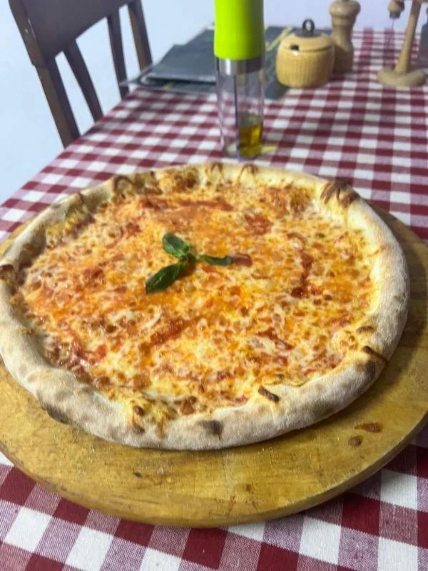 Pizza Margherita
