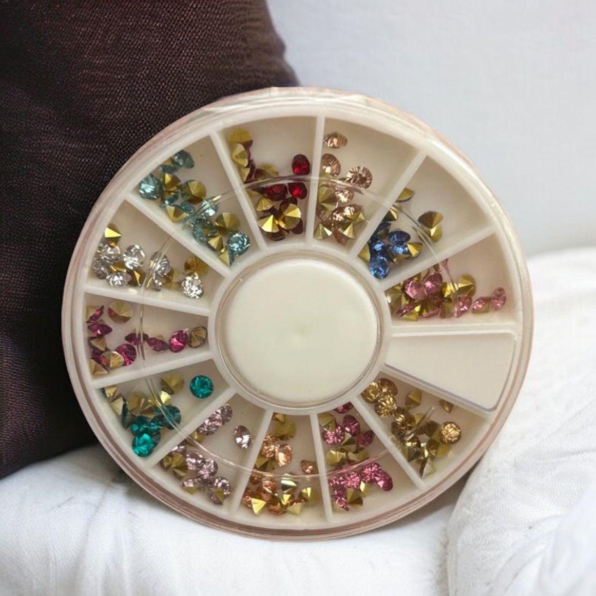 Décoration ongle motif diamant