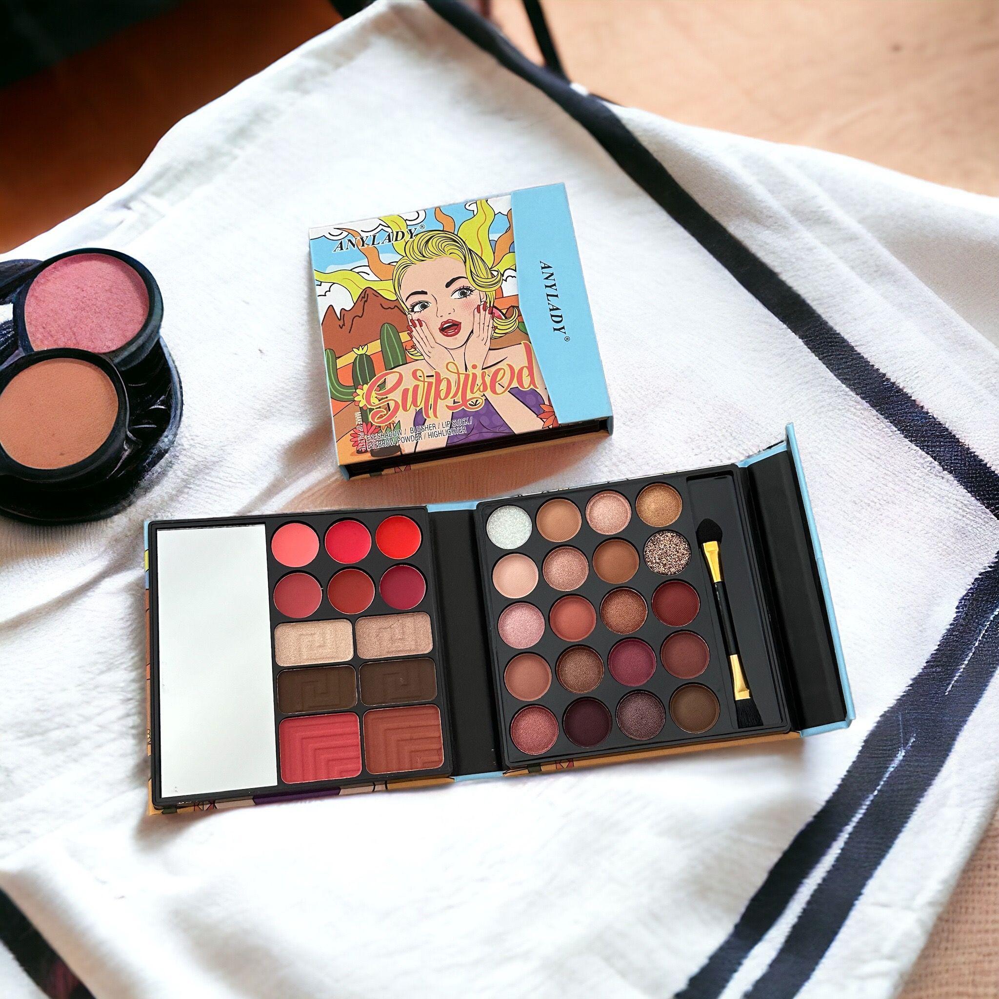 Plaette maquillage voyage complète