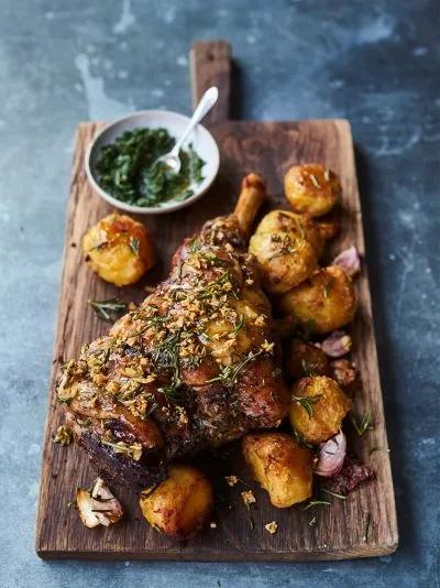 Méchoui D’agneau Au Feu De Bois