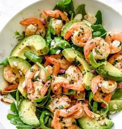Ensalada De Aguacate Y Camarones