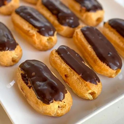 Eclaire Chocolat Au Lait