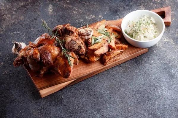 250 G Coquelet Grillée + Frite + Salade + Salade Grillée