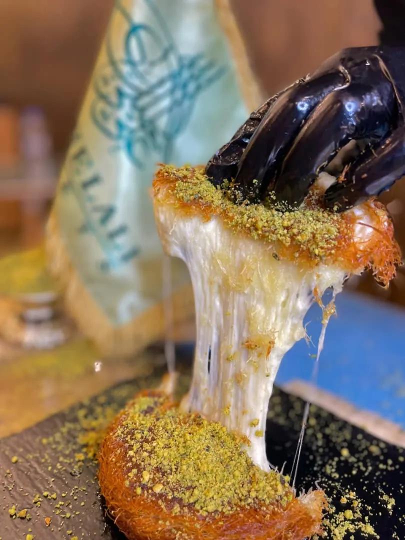 كنافة بالجبن العكاوي