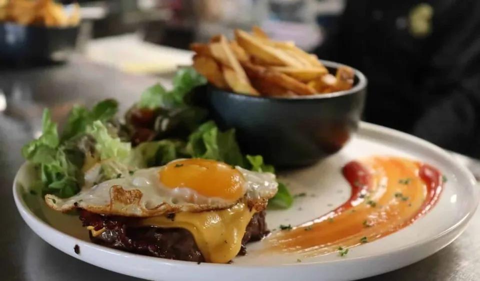 Steak à Cheval