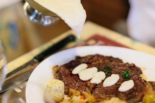 Entrecôte Grillée à La Sauce Fromagère