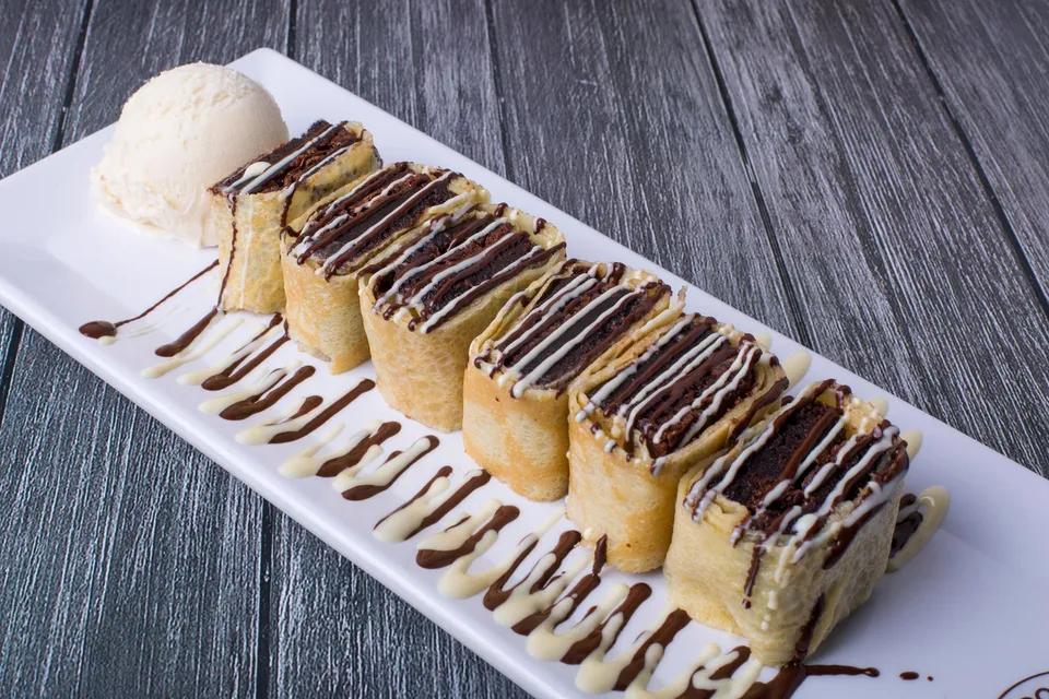 Crêpe Sushi Au Brownie Créme Chantilly Et Banane