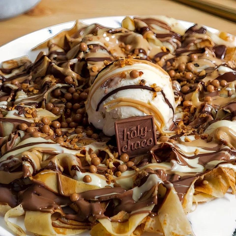 Crêpe Fettuccine Au Chocolat Brownie Boule De Glace