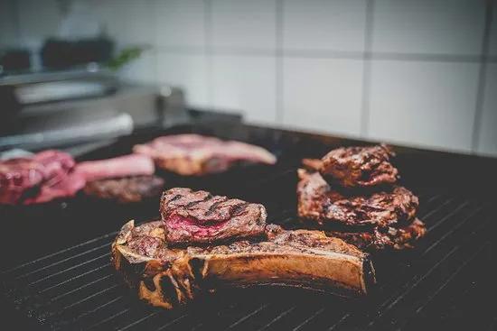 Steak grillé