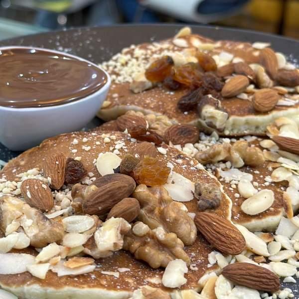 pancakes miel fruits secs