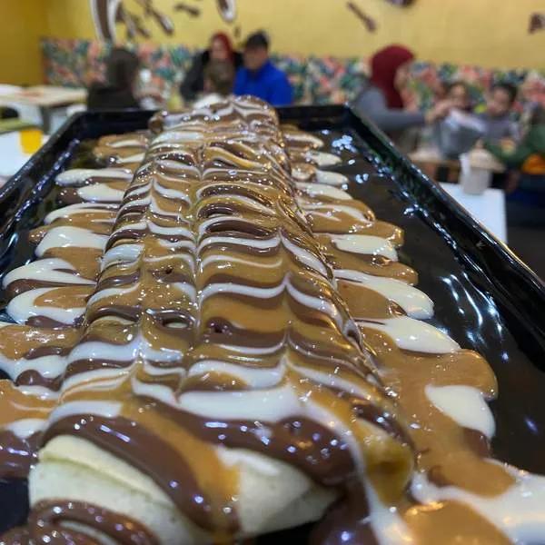 crêpe snickers