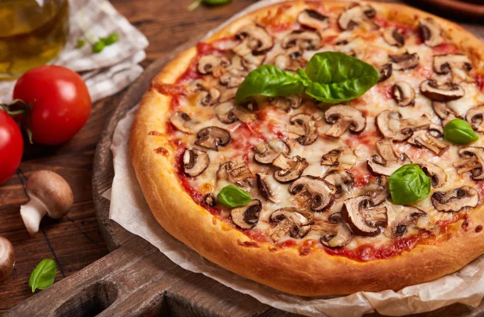 Pizza Champignons Blanche