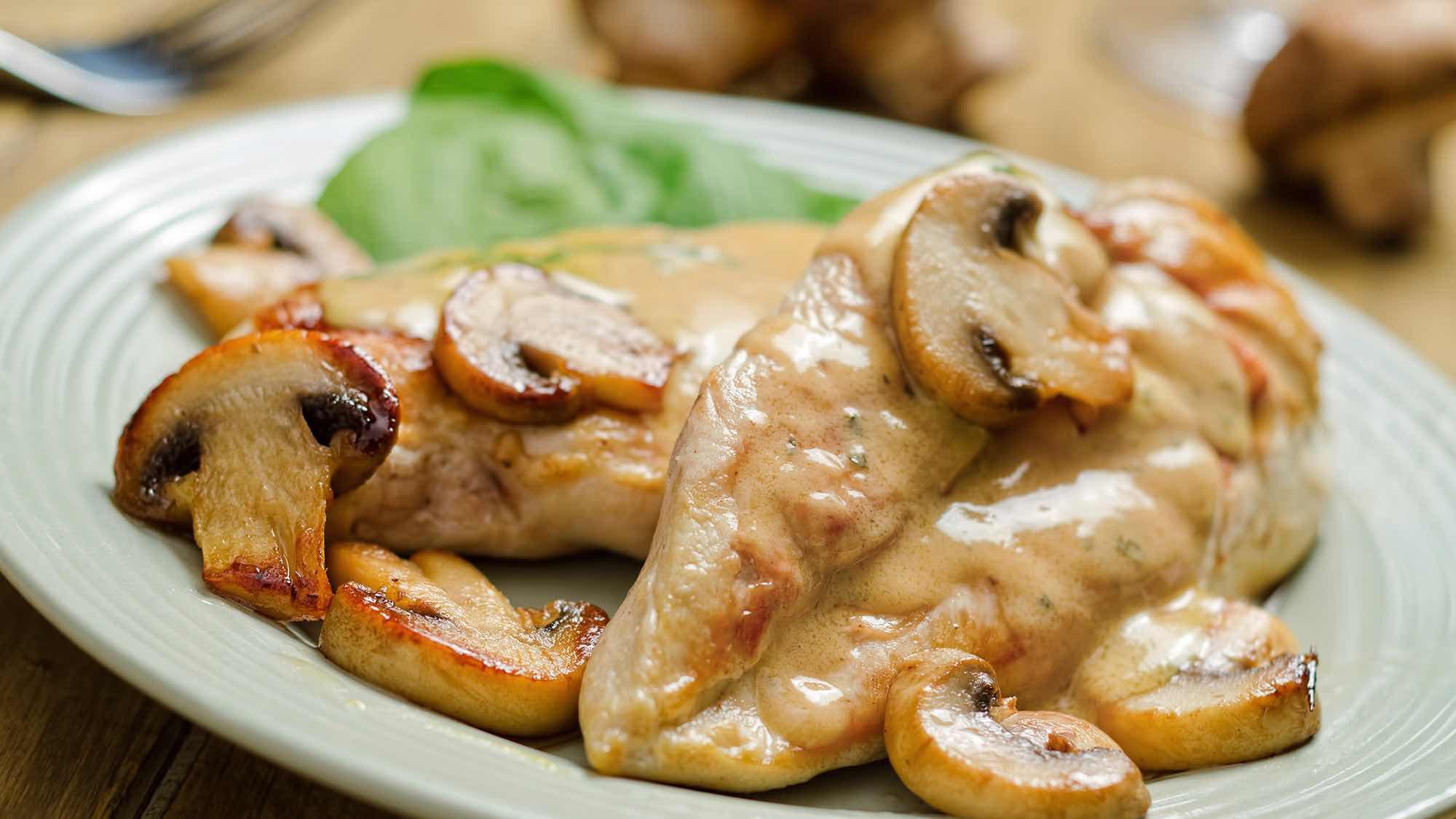 Emincé De Poulet A La Crème Aux Champignons