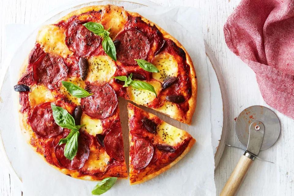 Pizza Salami + Fromage