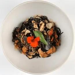 Spaghetti Noir Aux Fruits De Mer