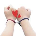2 bracelets attaches en coeur