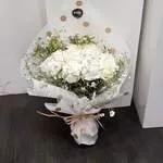 Bouquet 15 roses blanches.
