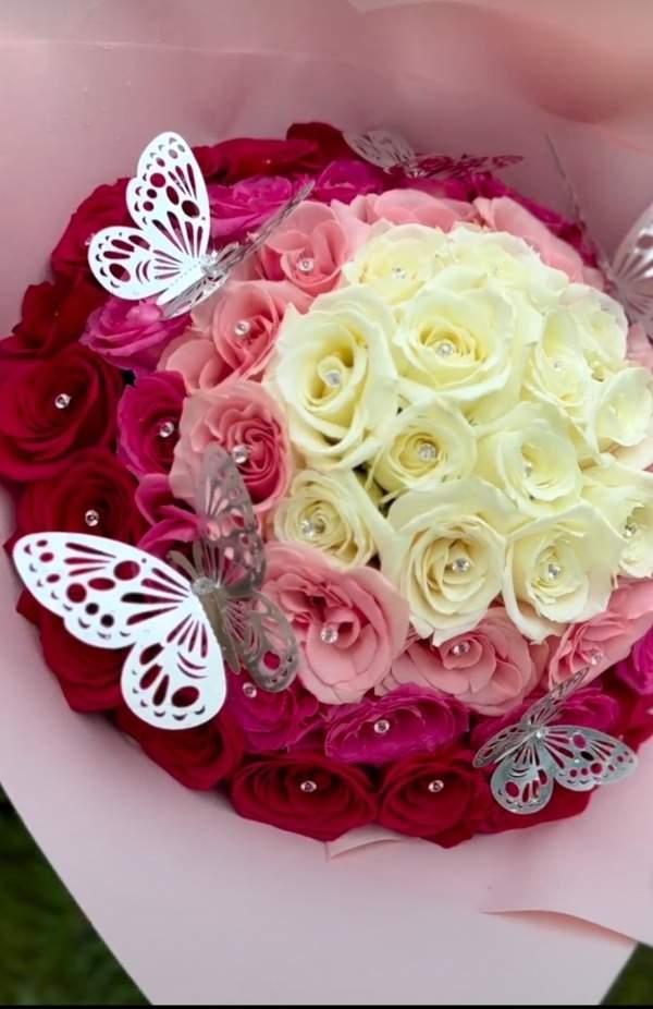 Bouquet spécial+motif papillon son les strass