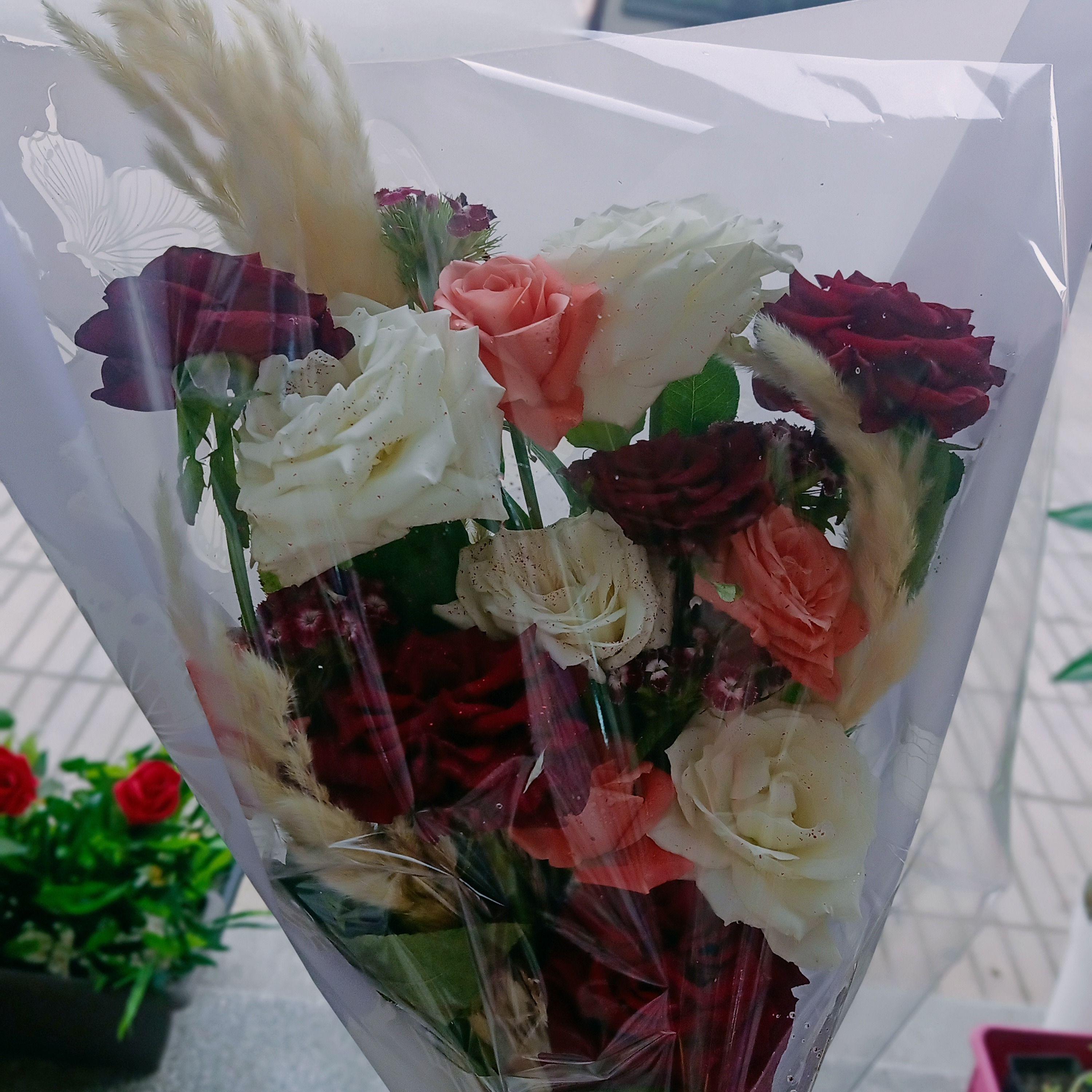 Bouquet de roses aux couleurs vives