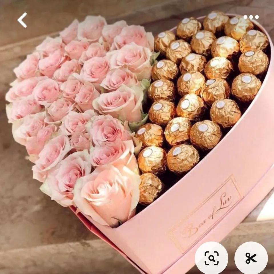 Coeur en rose et chocolat
