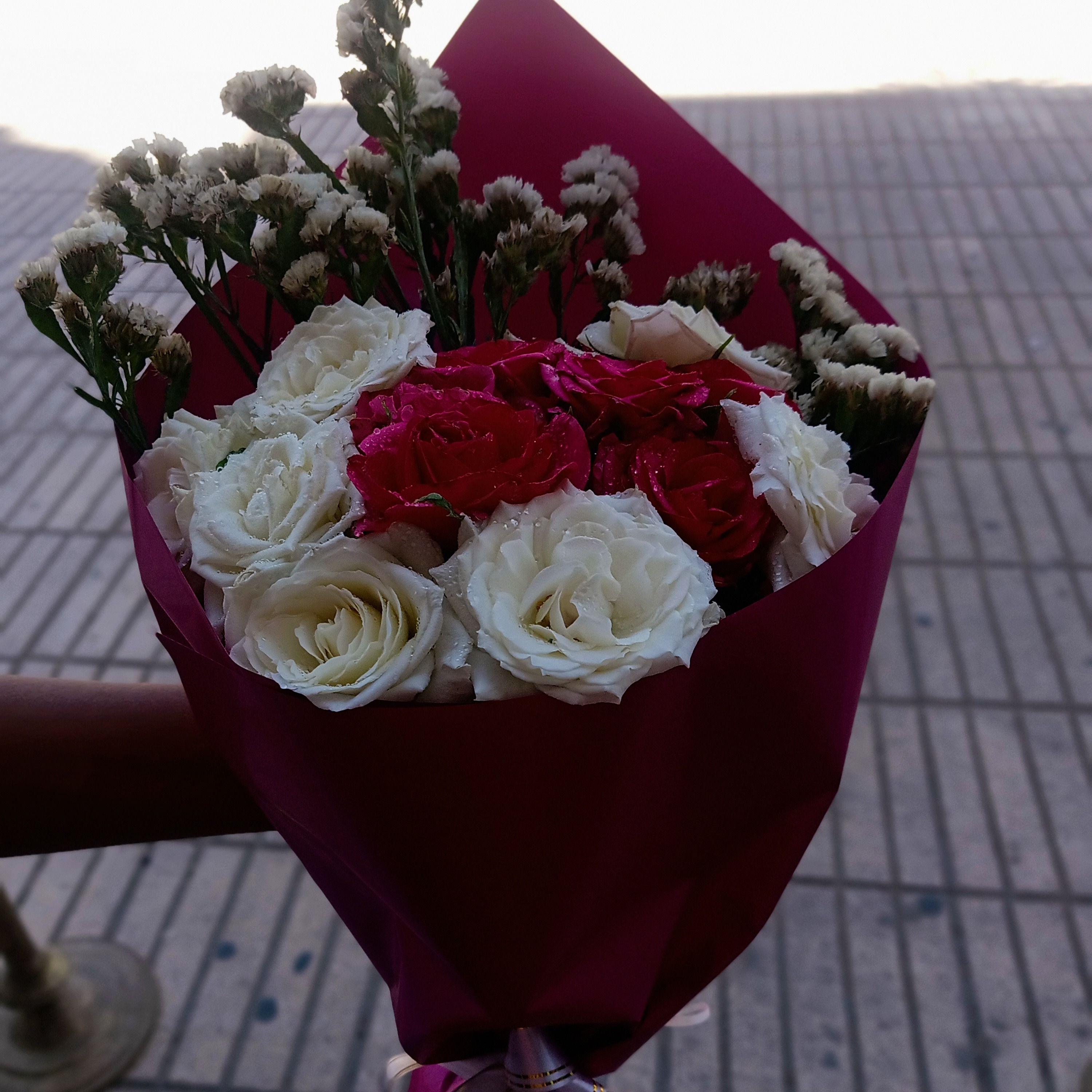 Un bouquet de roses chaque mois