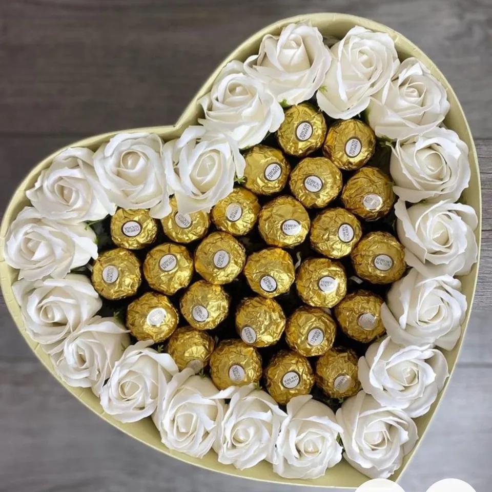 Coeur en rose et chocolat Blanc