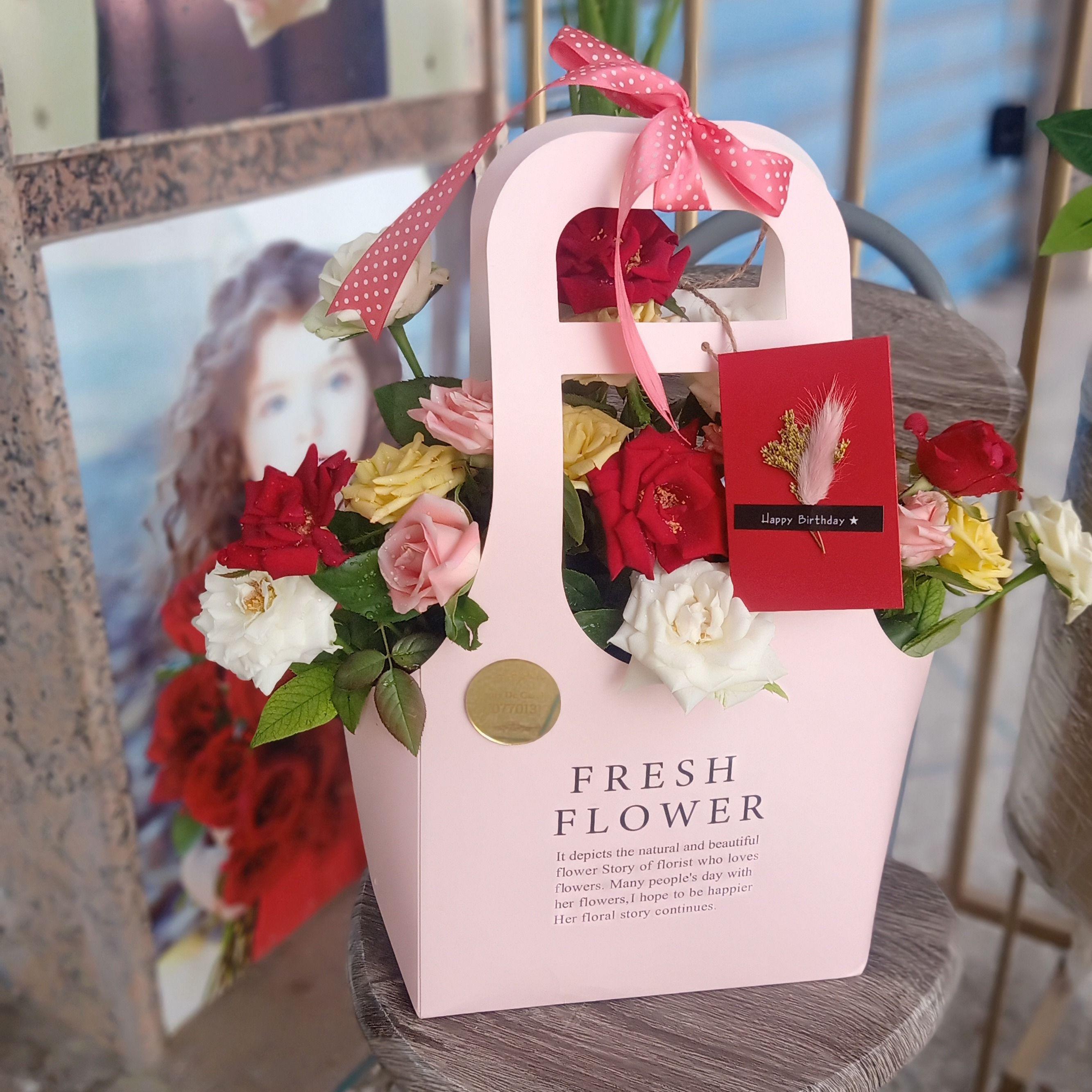 Un panier de fleurs distinctif avec une belle phrase pour vos proches