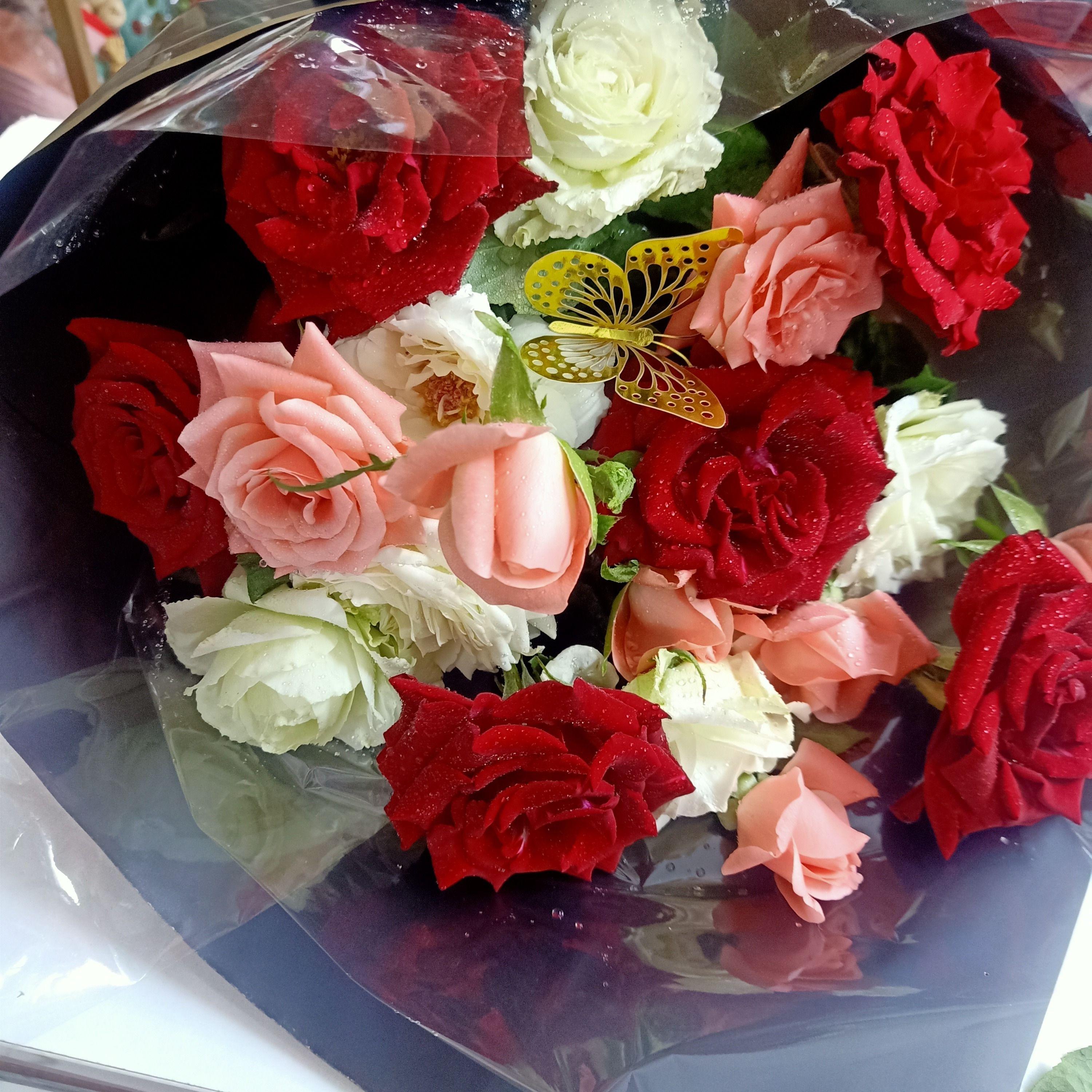 Bouquet de roses colorées pour vos proches