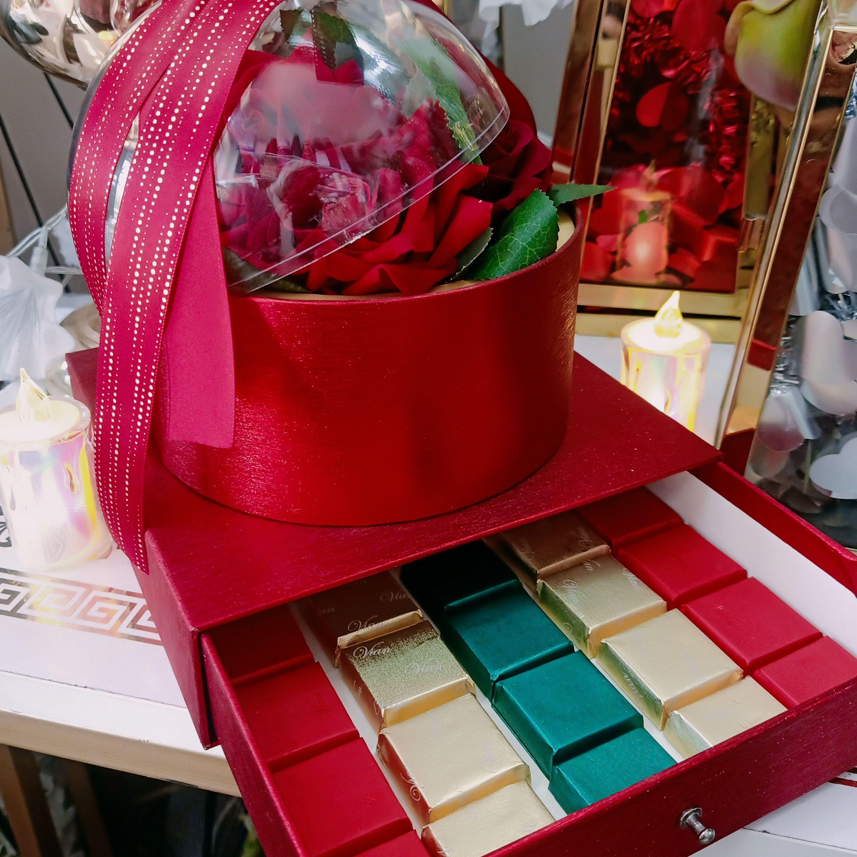 Pour un cadeau spécial de roses et de chocolats