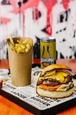 Menu 2xCheeze, fries & boisson