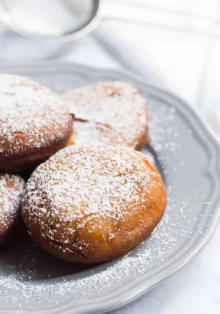 Beignet Pistache Confiture de Fraises