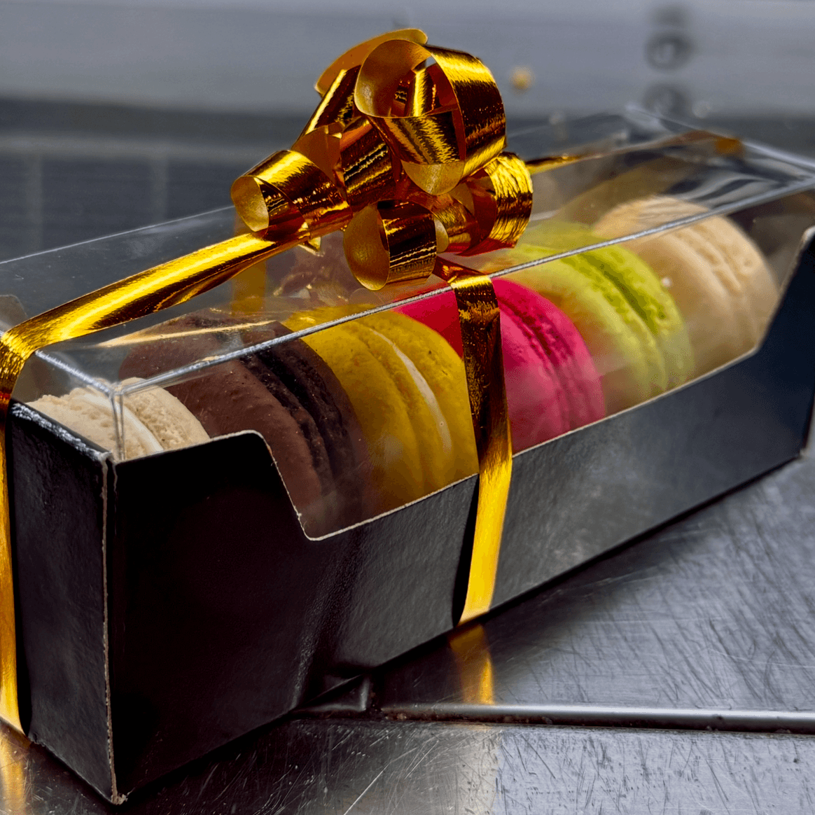 Boîte macarons - 6 pièces assorties au choix.