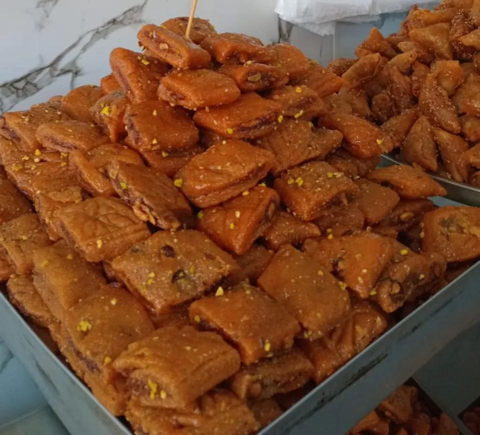 مقروض لوز