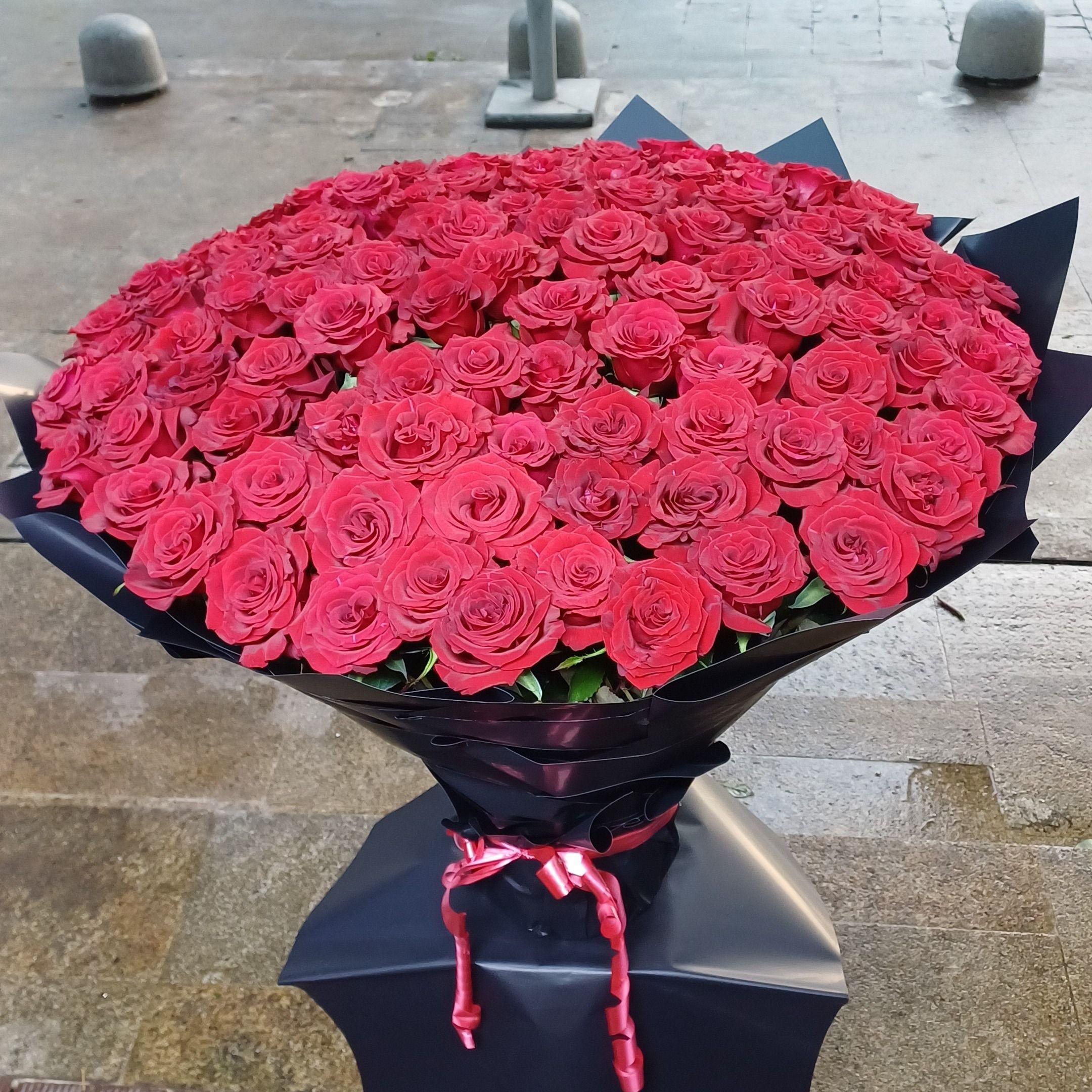 Bouquet Geant Rouge 100