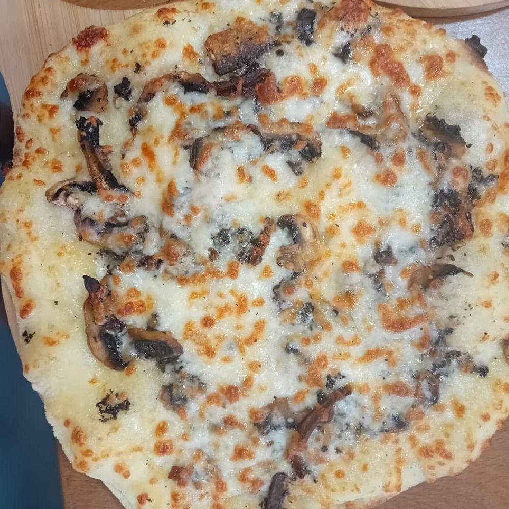 Truffes champignons ( Pizza Ronde Moyenne )